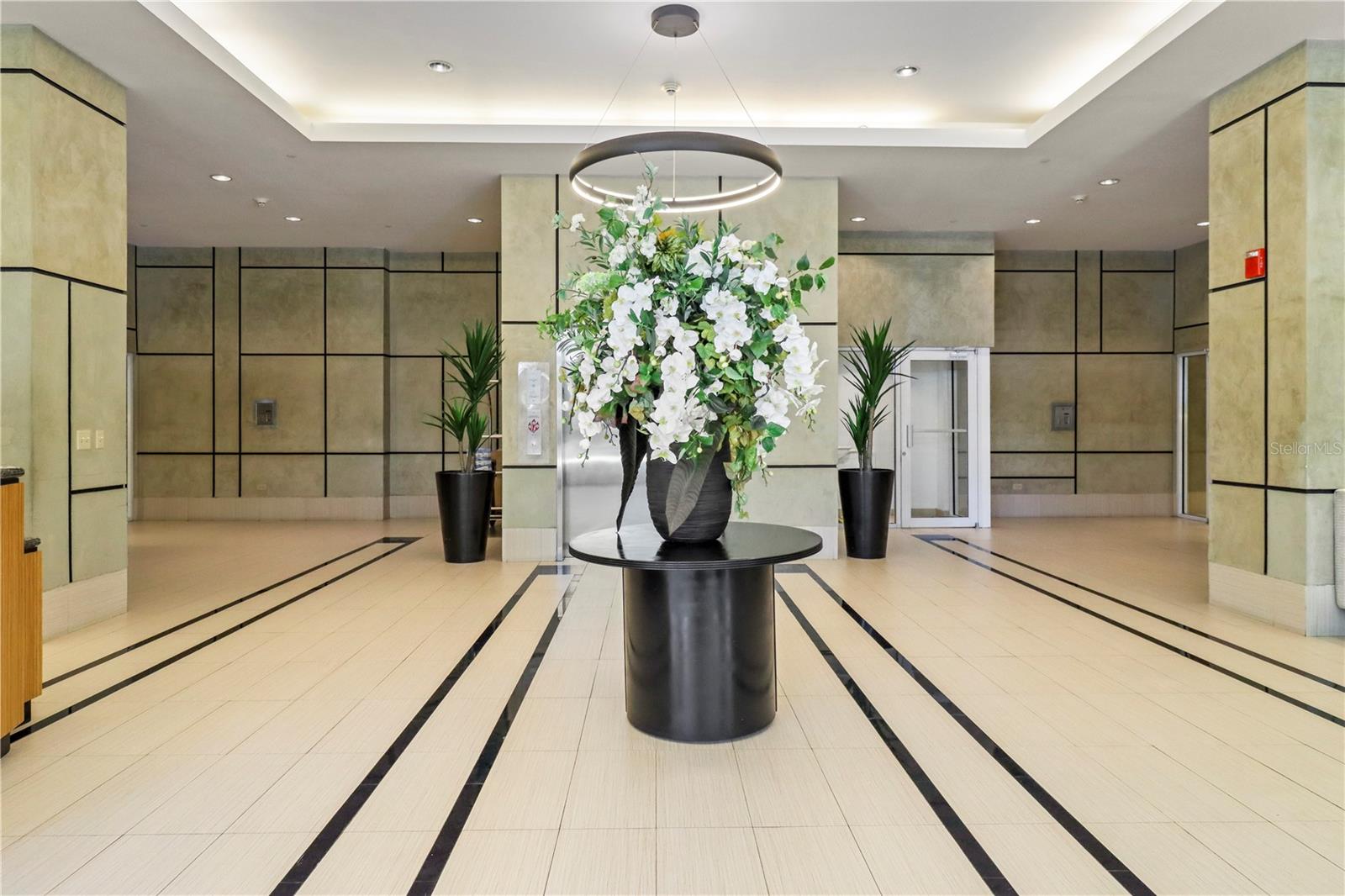 305 VILLAMIL AVE #1209