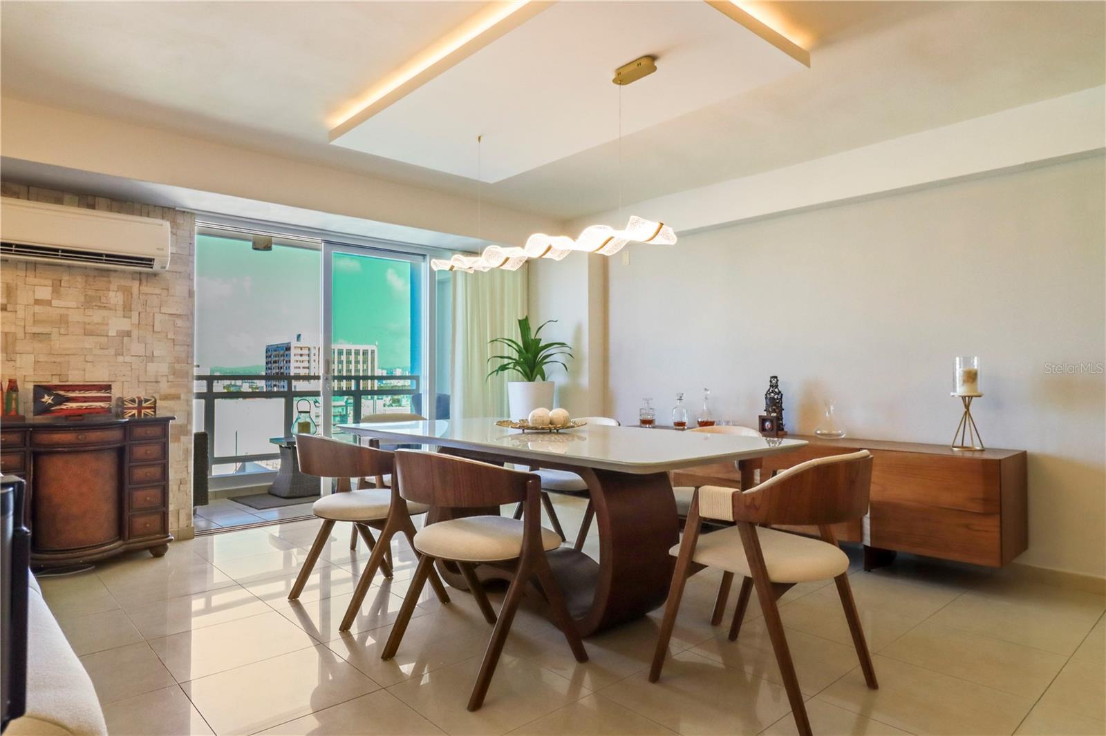 305 VILLAMIL AVE #1209