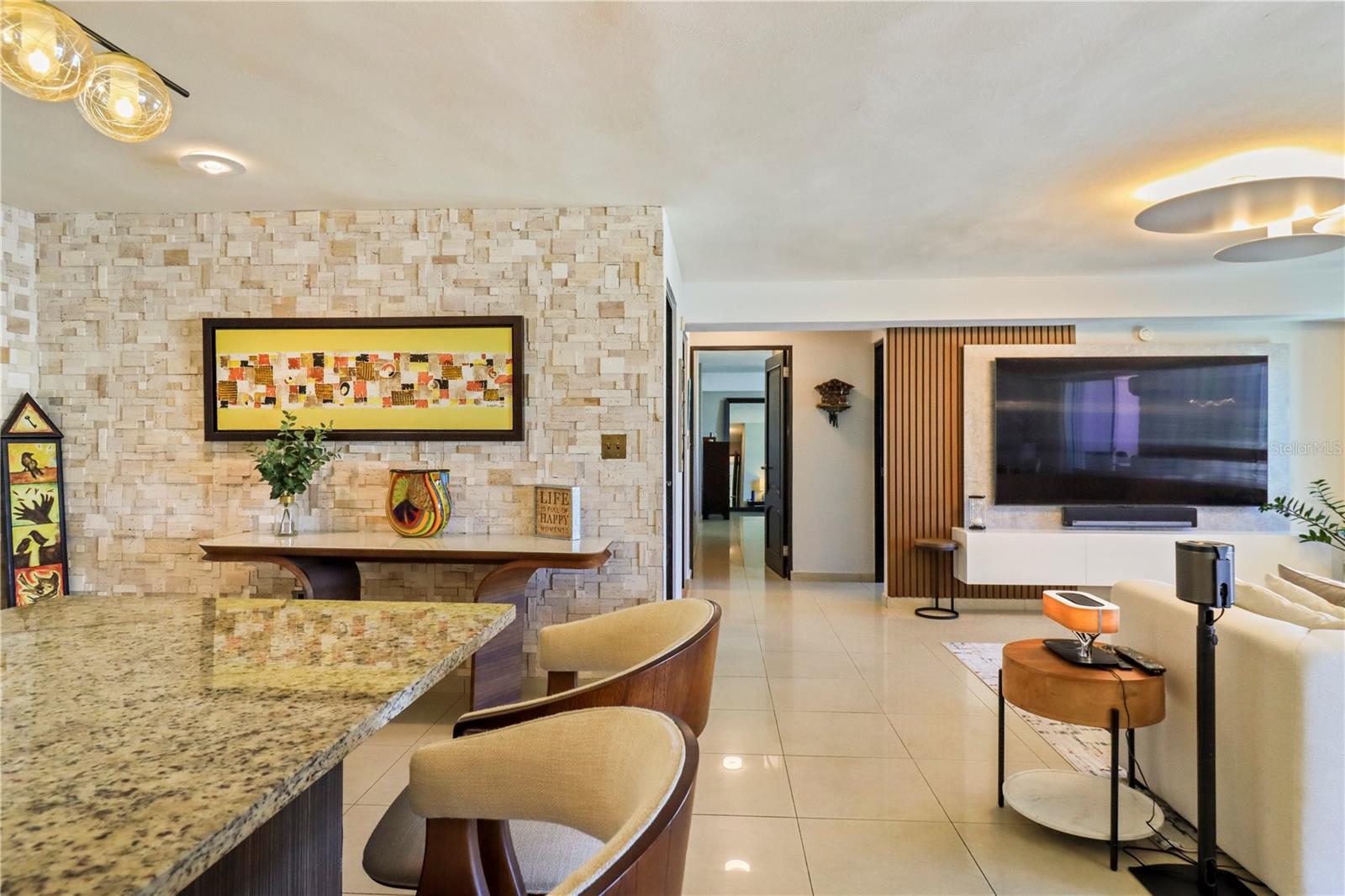 305 VILLAMIL AVE #1209