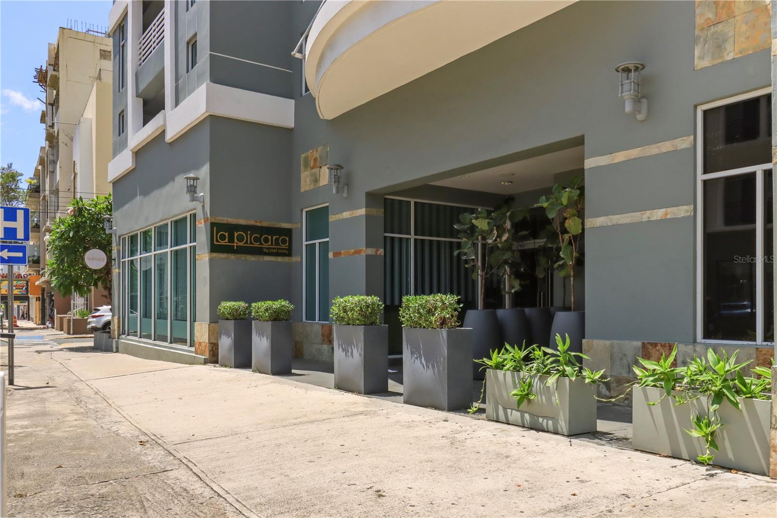 305 VILLAMIL AVE #1209