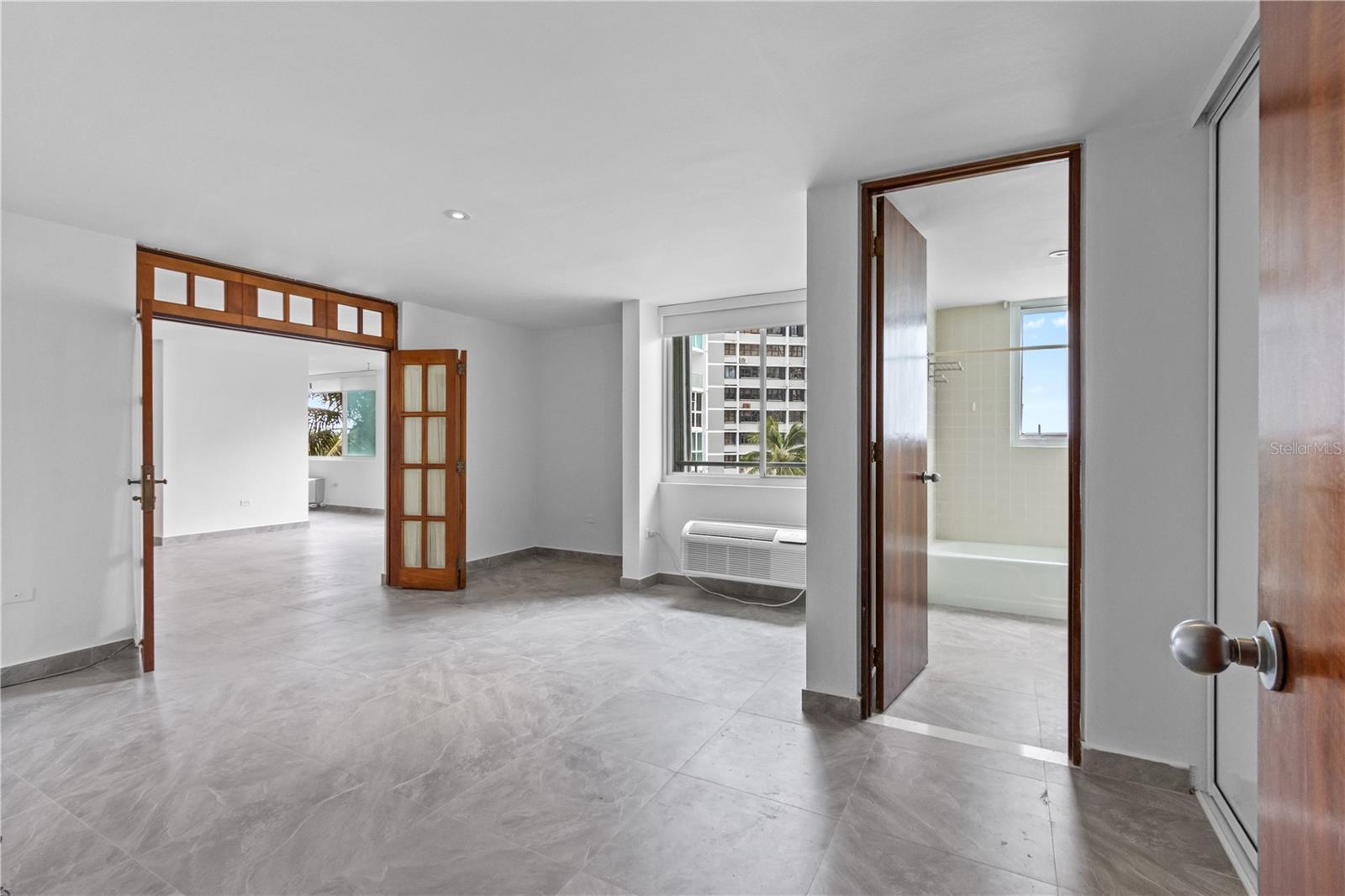 59 KINGS COURT #503