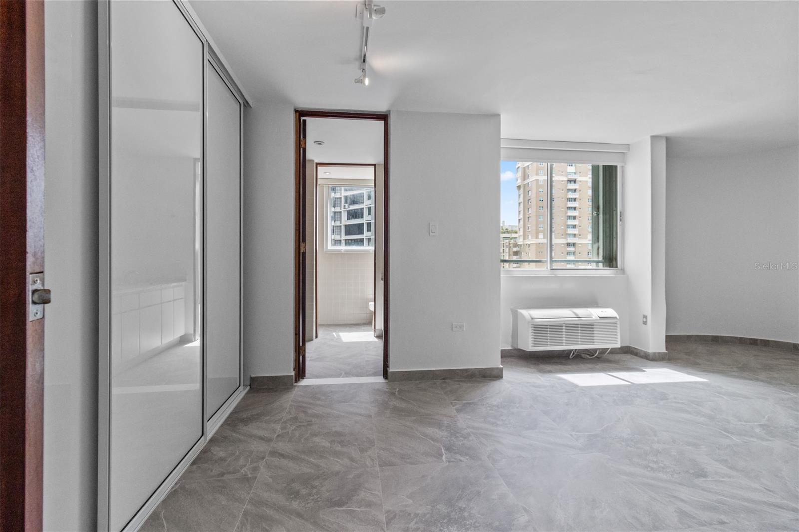 59 KINGS COURT #503