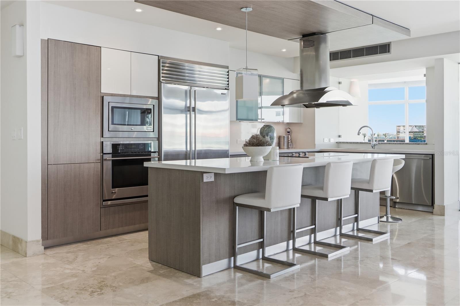 1052 ASHFORD AVE #7C