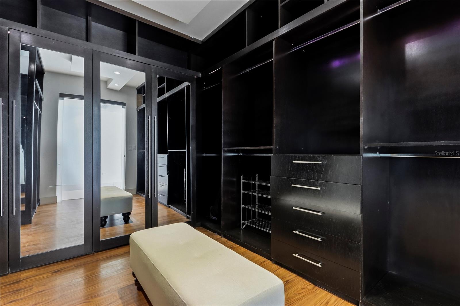 1052 ASHFORD AVE #7C