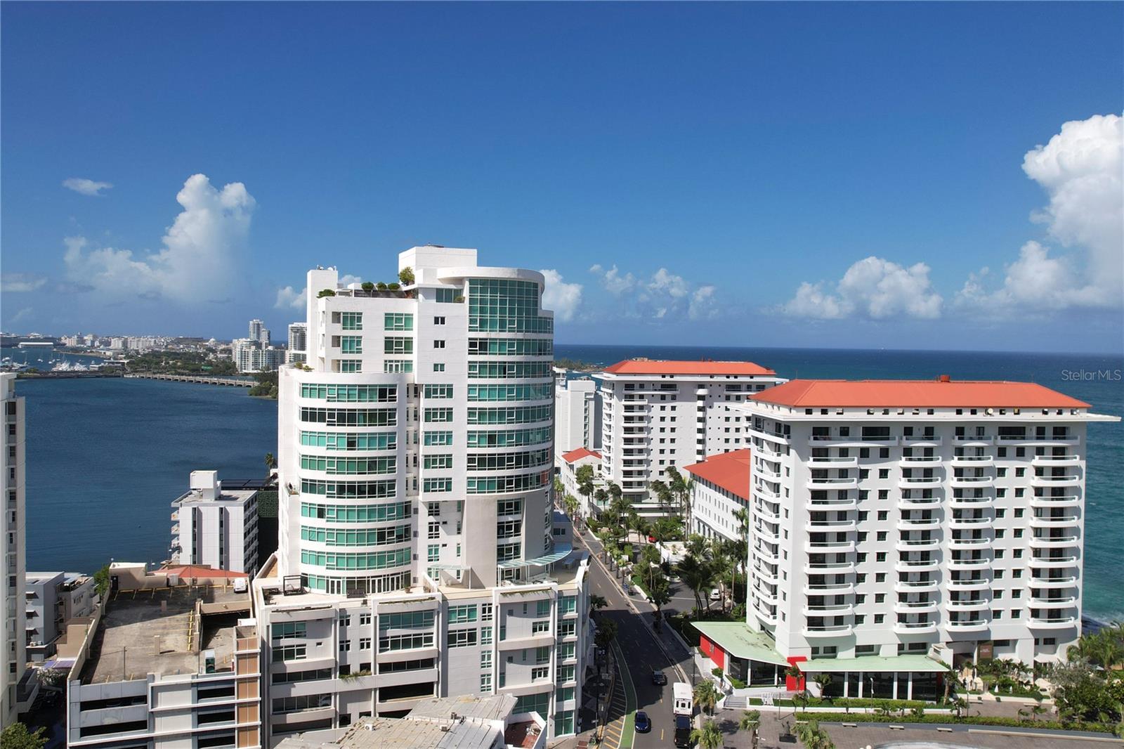 1052 ASHFORD AVE #7C