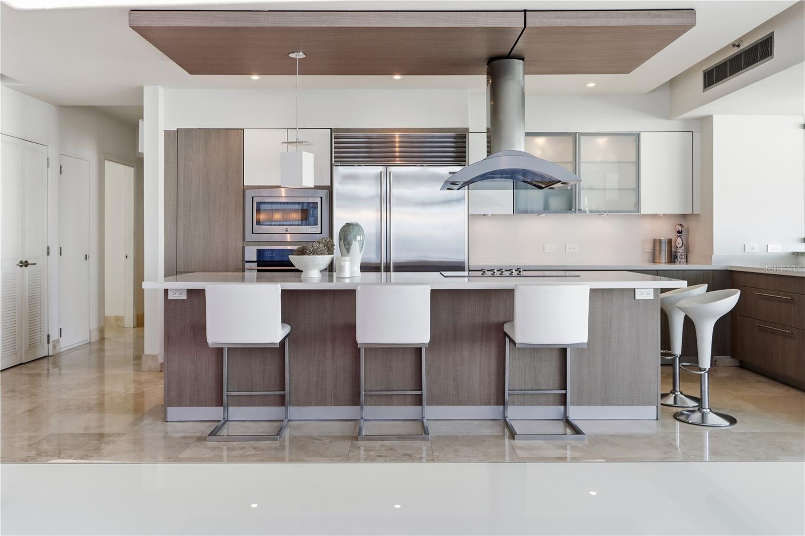 1052 ASHFORD AVE #7C