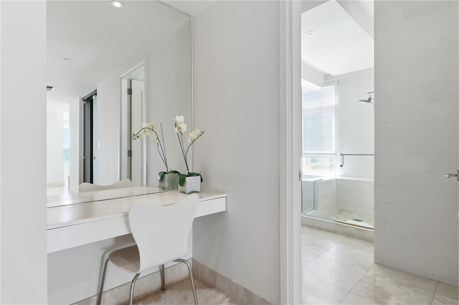 1052 ASHFORD AVE #7C