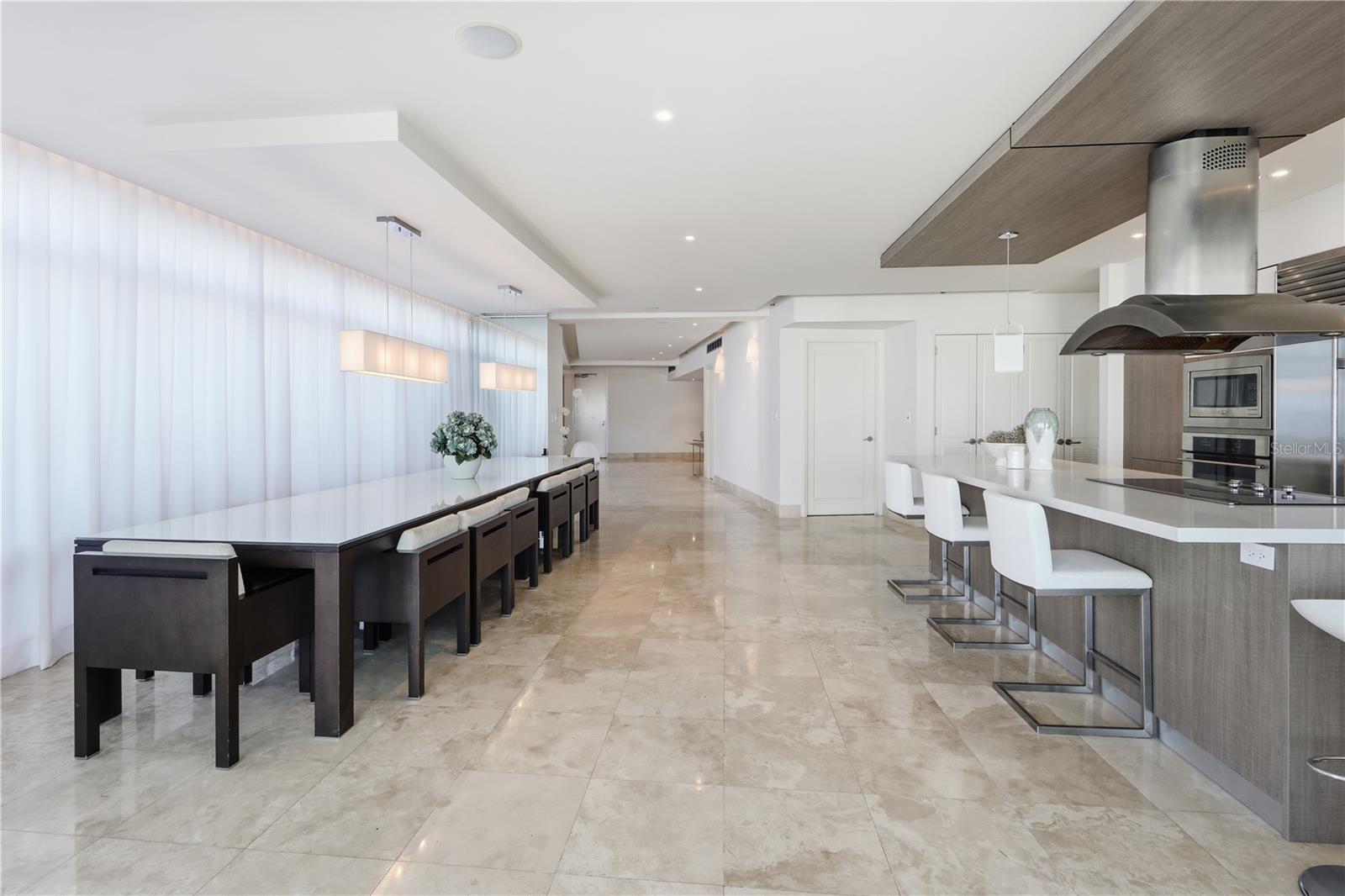 1052 ASHFORD AVE #7C