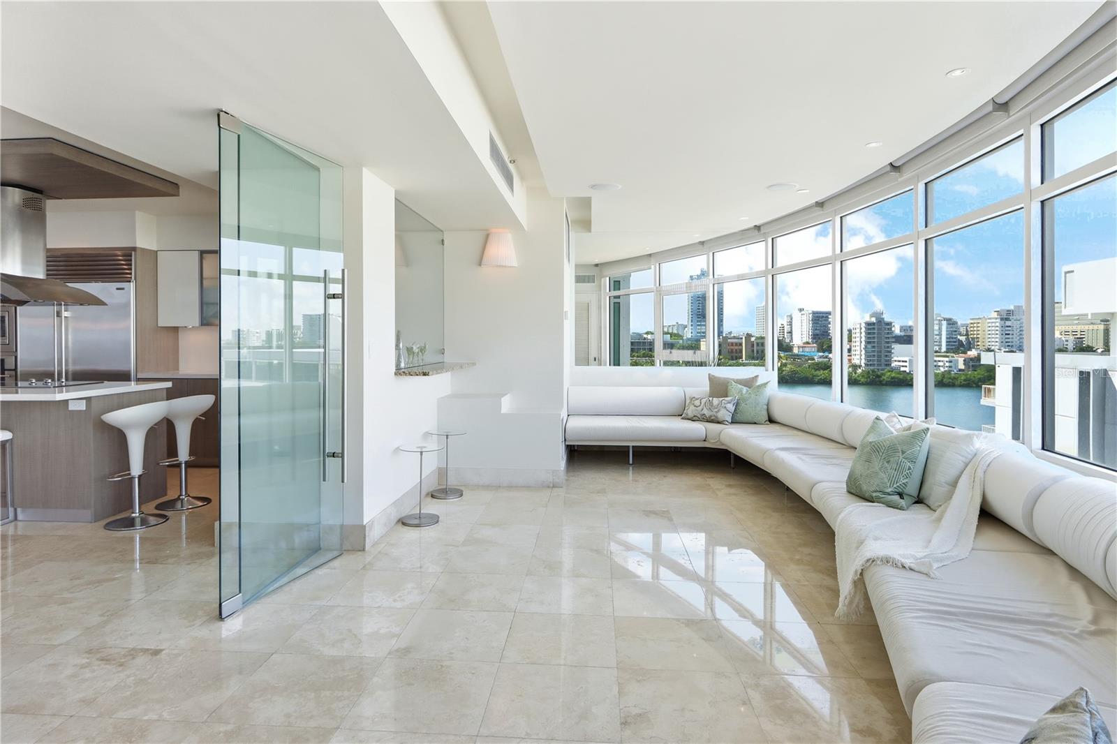 1052 ASHFORD AVE #7C