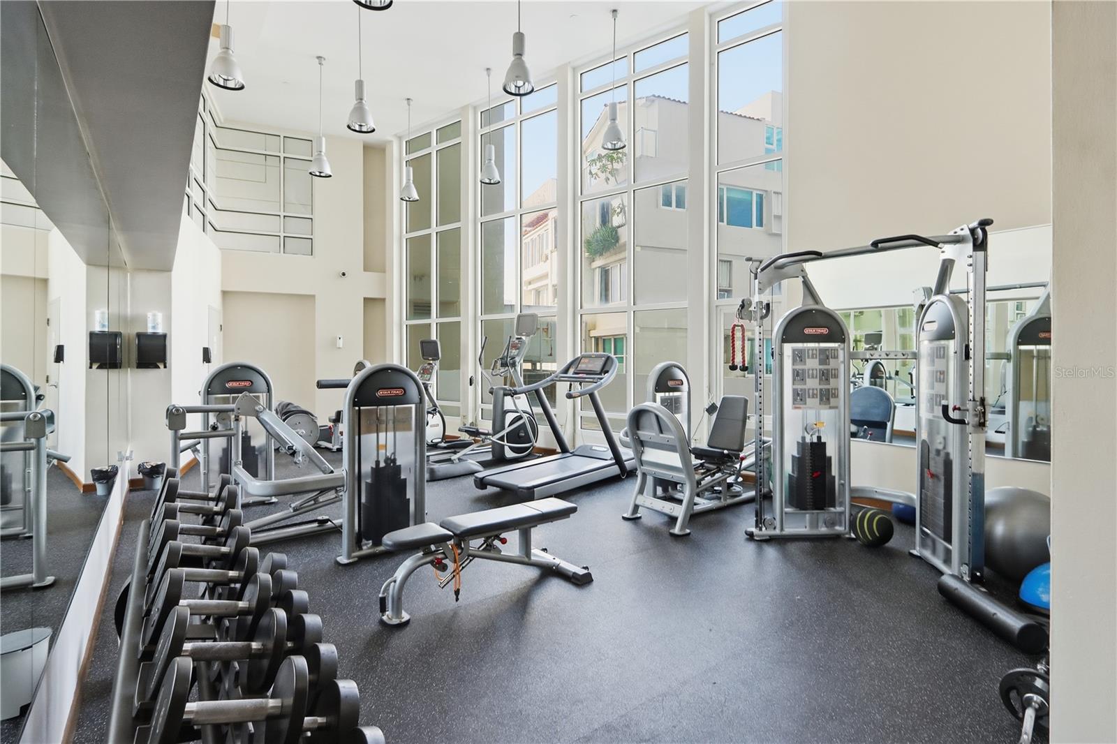 1052 ASHFORD AVE #7C