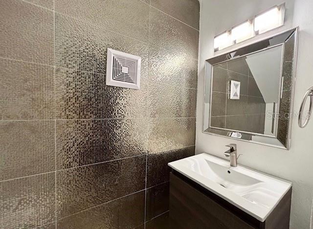 469 ESMERALDA AVE #148