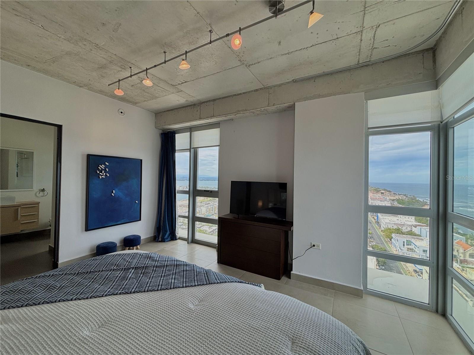 404 DE LA CONSTITUCION AVE #1801