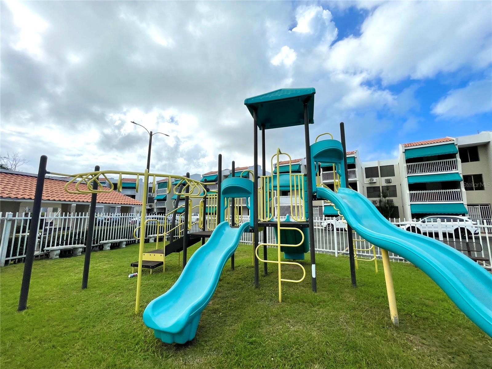 CXJJ+2VJ AVE LAGUNA #A 33