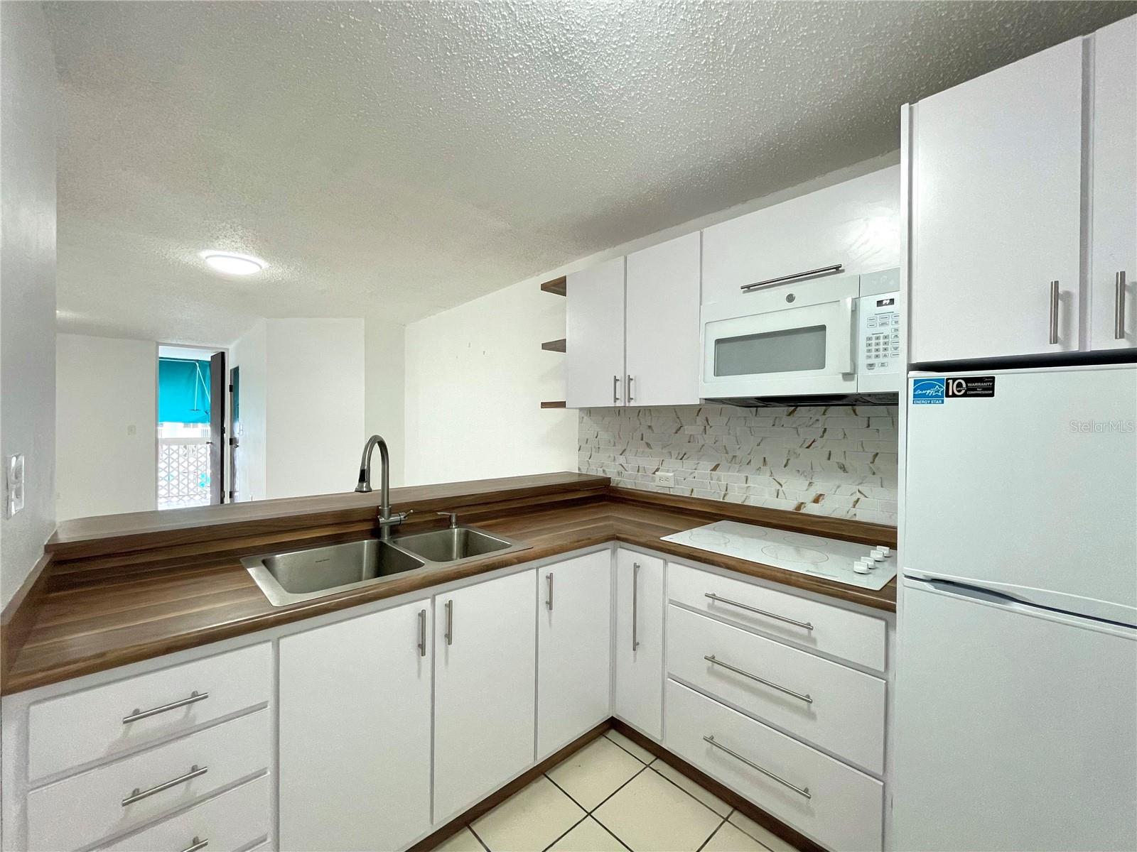 CXJJ+2VJ AVE LAGUNA #A 33