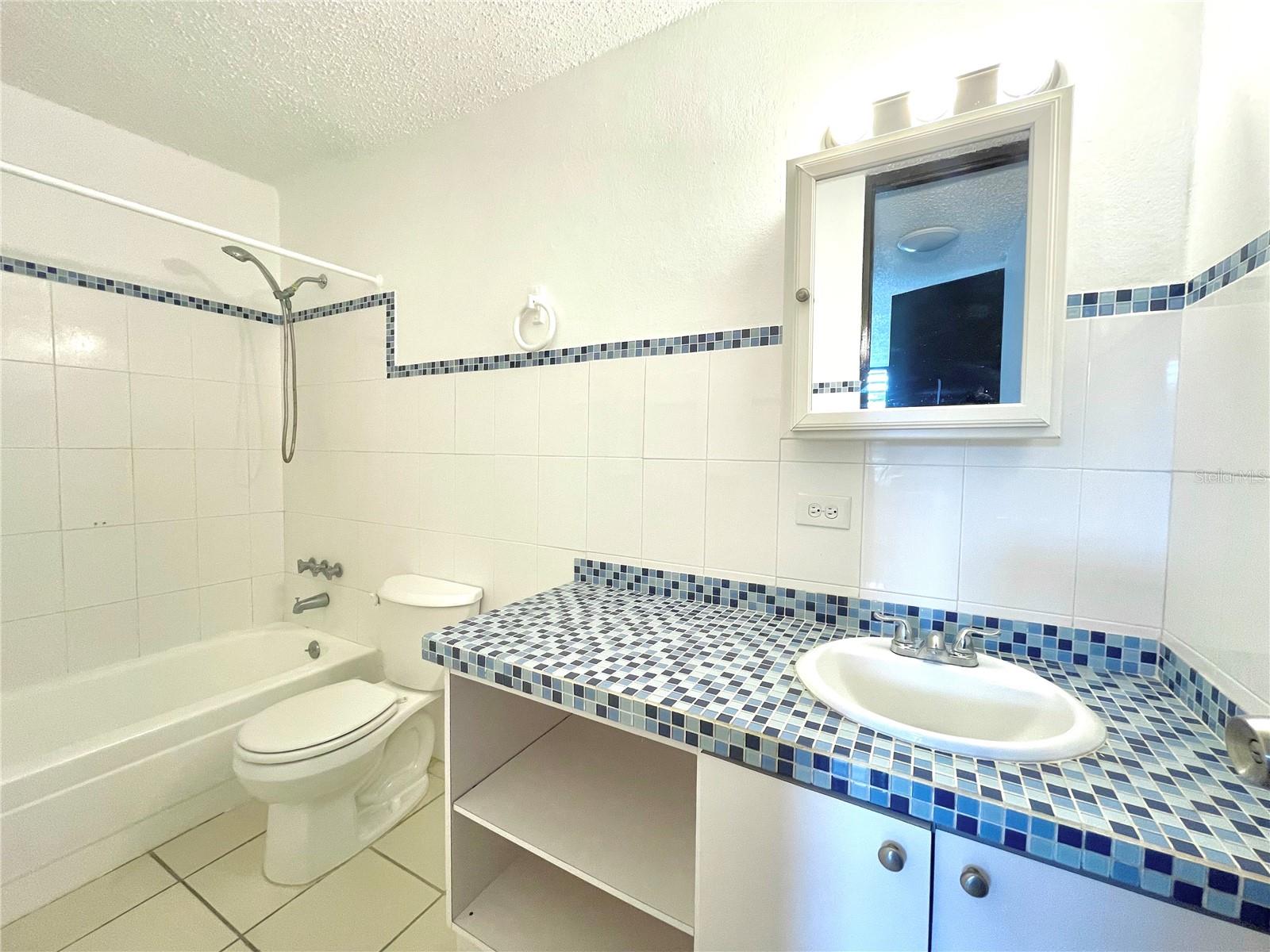 CXJJ+2VJ AVE LAGUNA #A 33