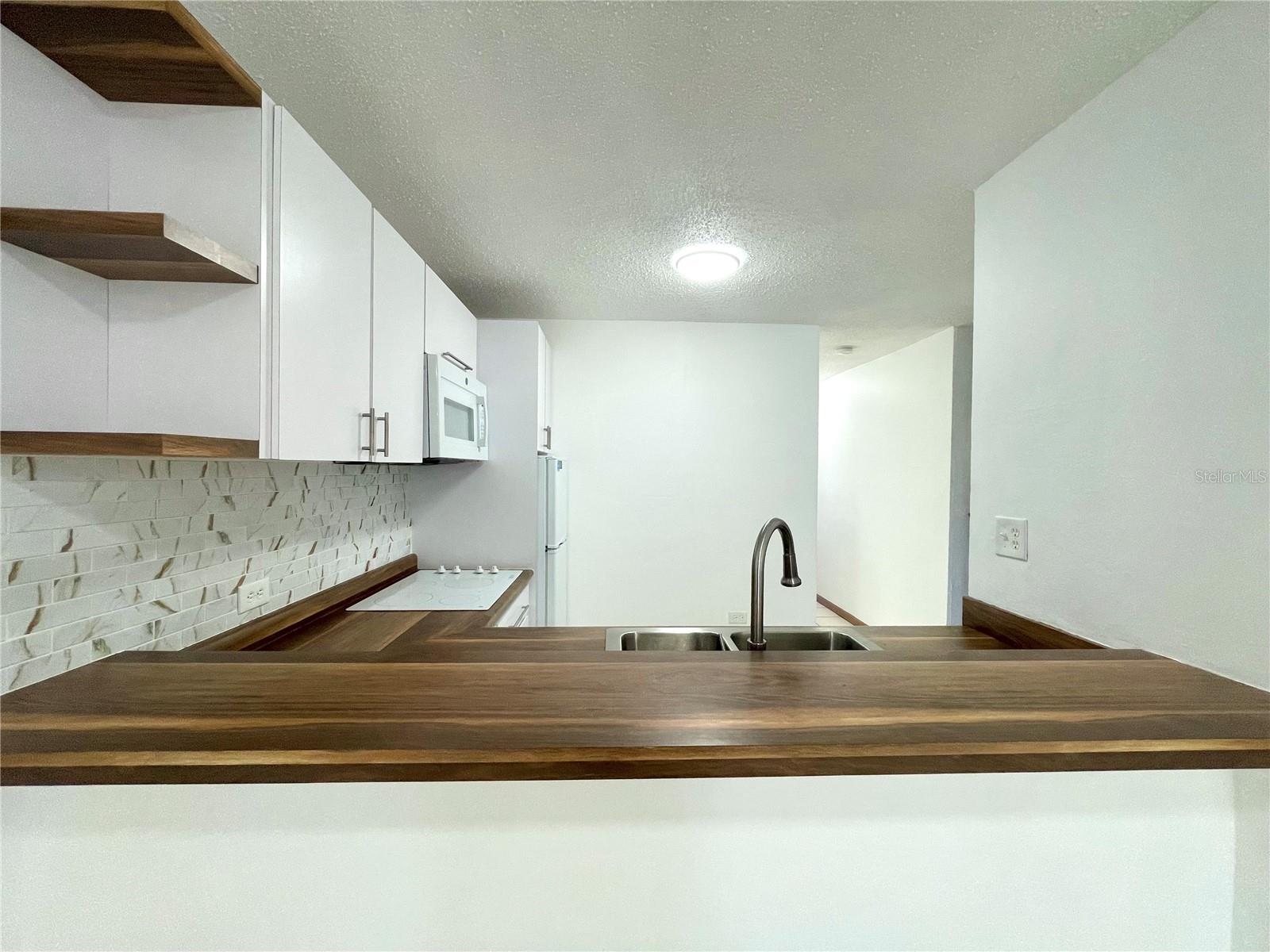 CXJJ+2VJ AVE LAGUNA #A 33