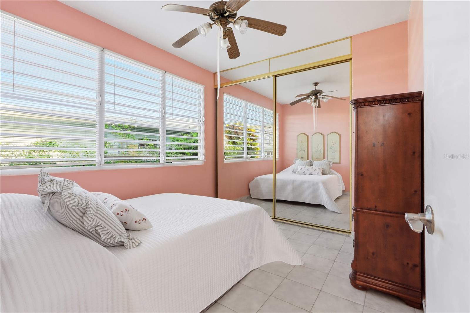 1617 SANTA PRAXEDES #1617