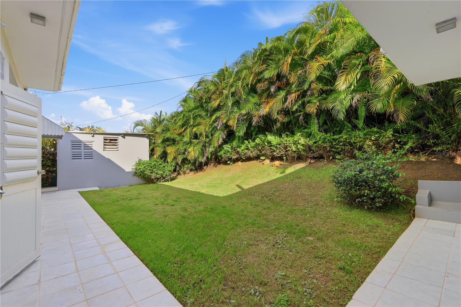 1617 SANTA PRAXEDES #1617