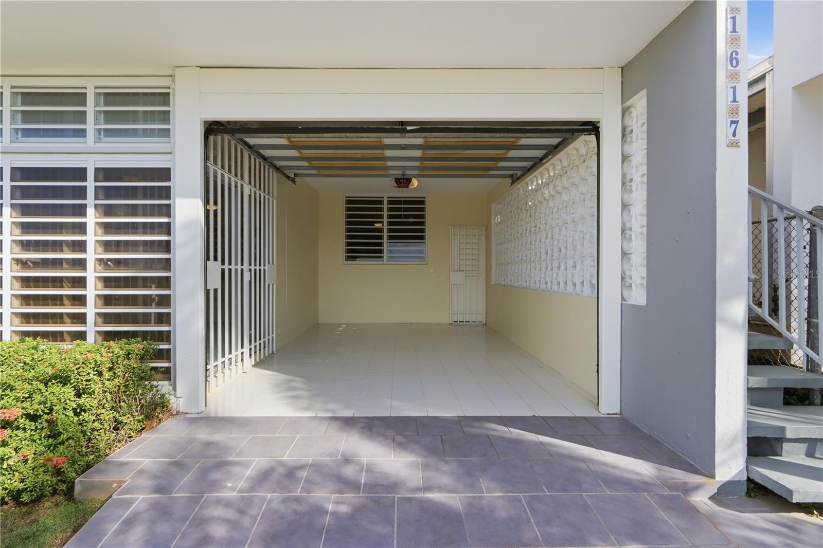 1617 SANTA PRAXEDES #1617