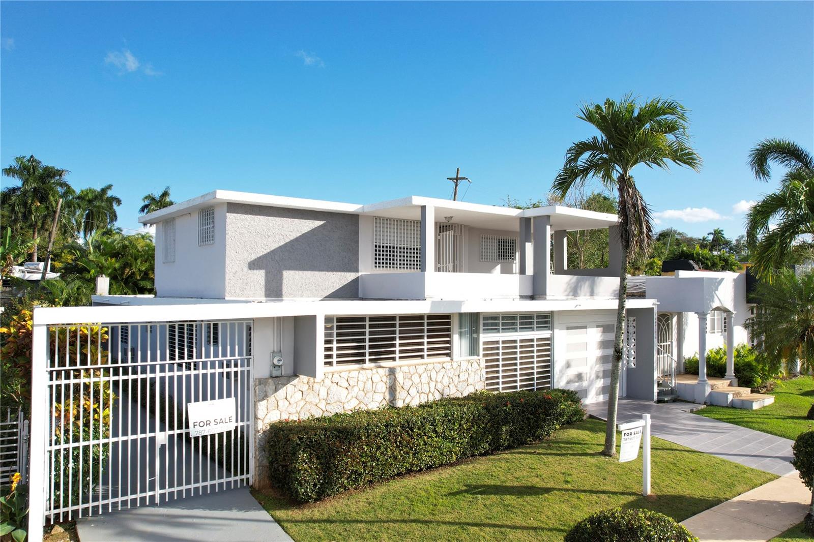 1617 SANTA PRAXEDES #1617