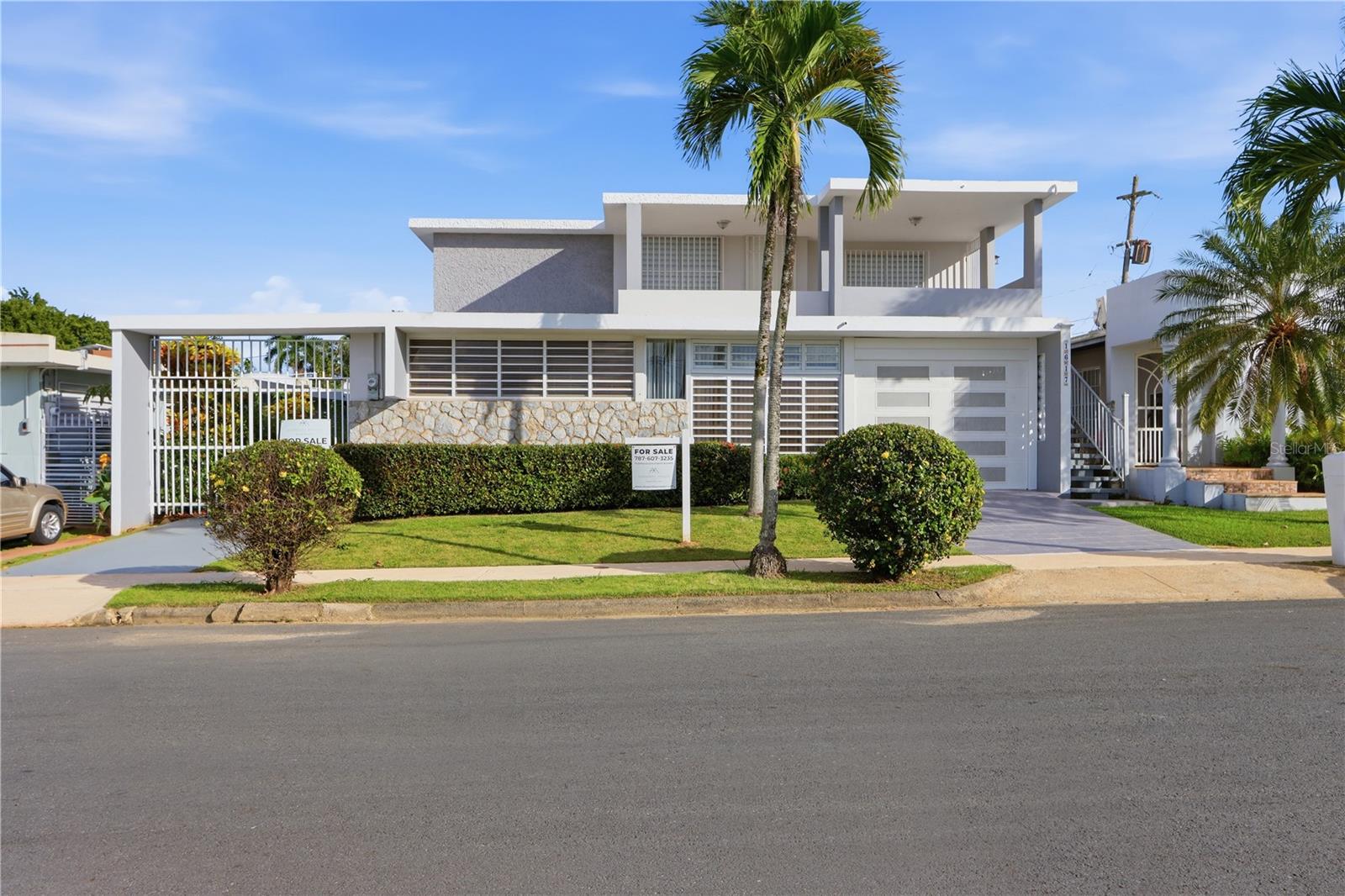 1617 SANTA PRAXEDES #1617