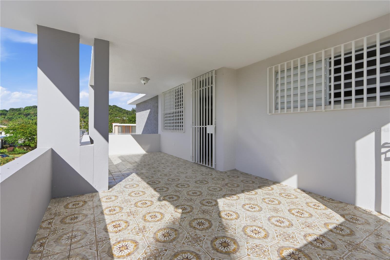 1617 SANTA PRAXEDES #1617