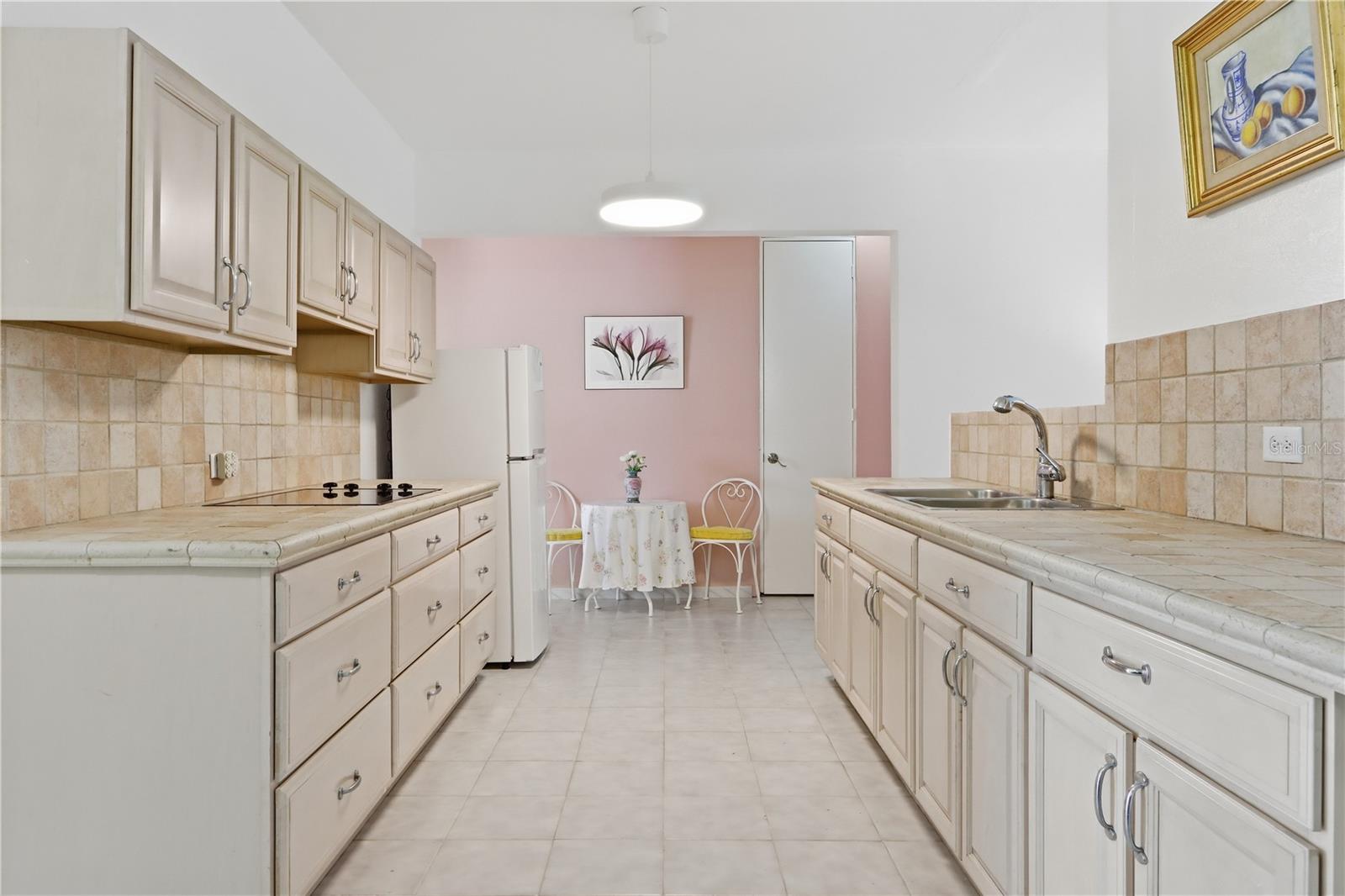 1617 SANTA PRAXEDES #1617