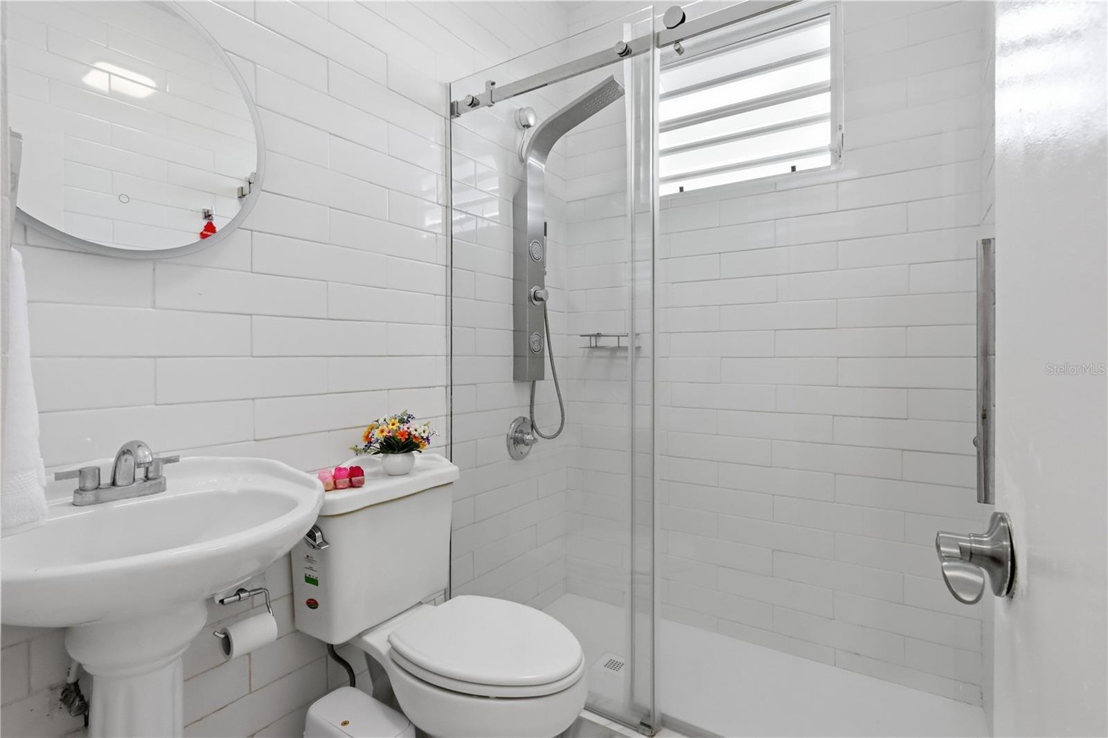 1617 SANTA PRAXEDES #1617