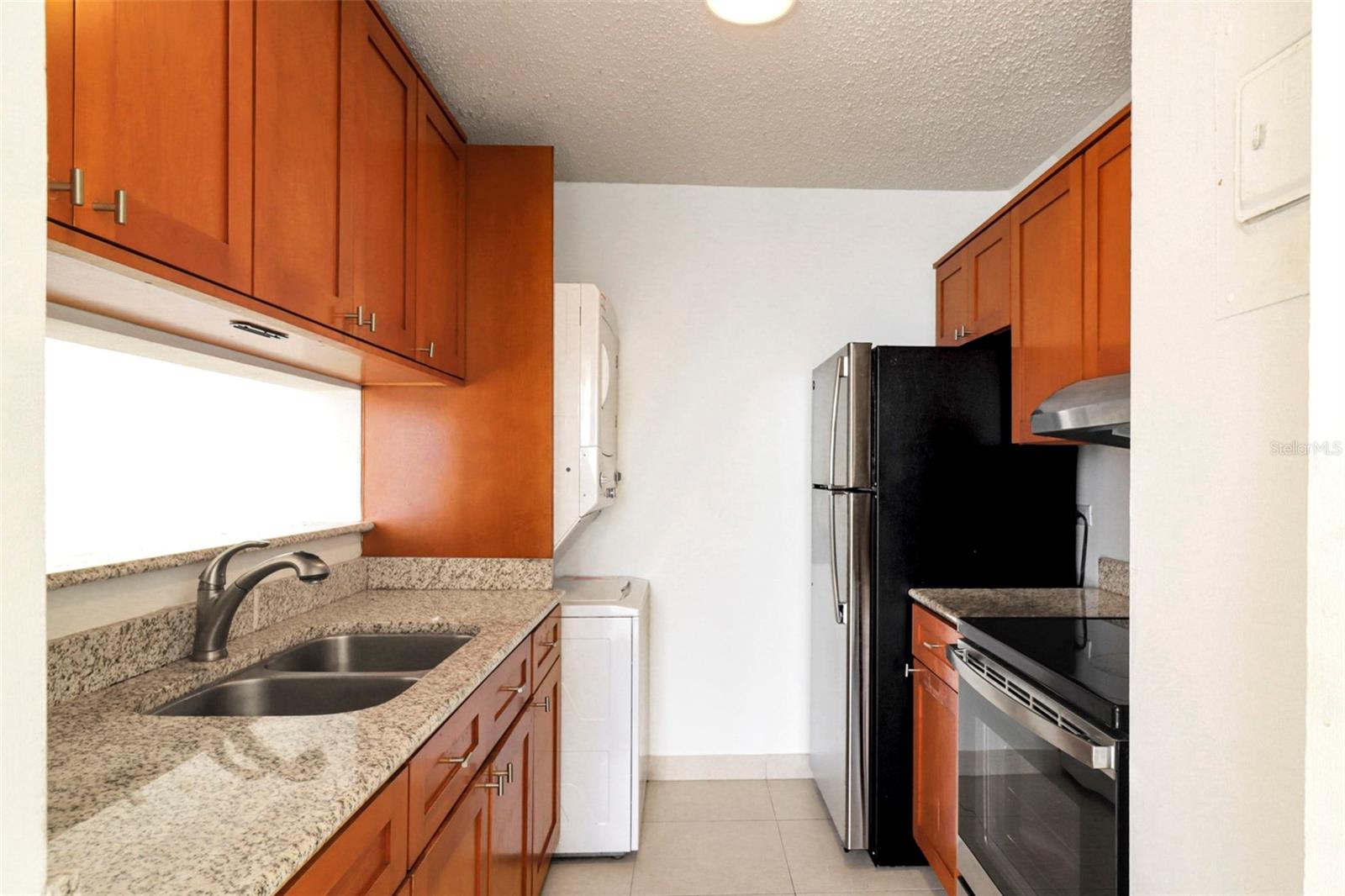 450 DE LA CONSTITUCION AVE #10H