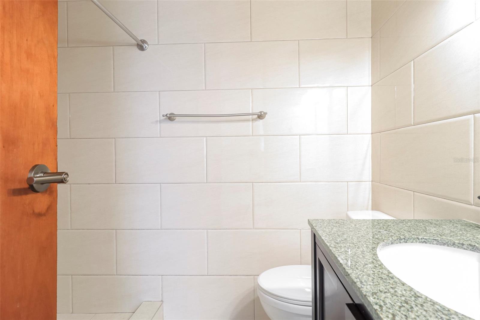 450 DE LA CONSTITUCION AVE #10H