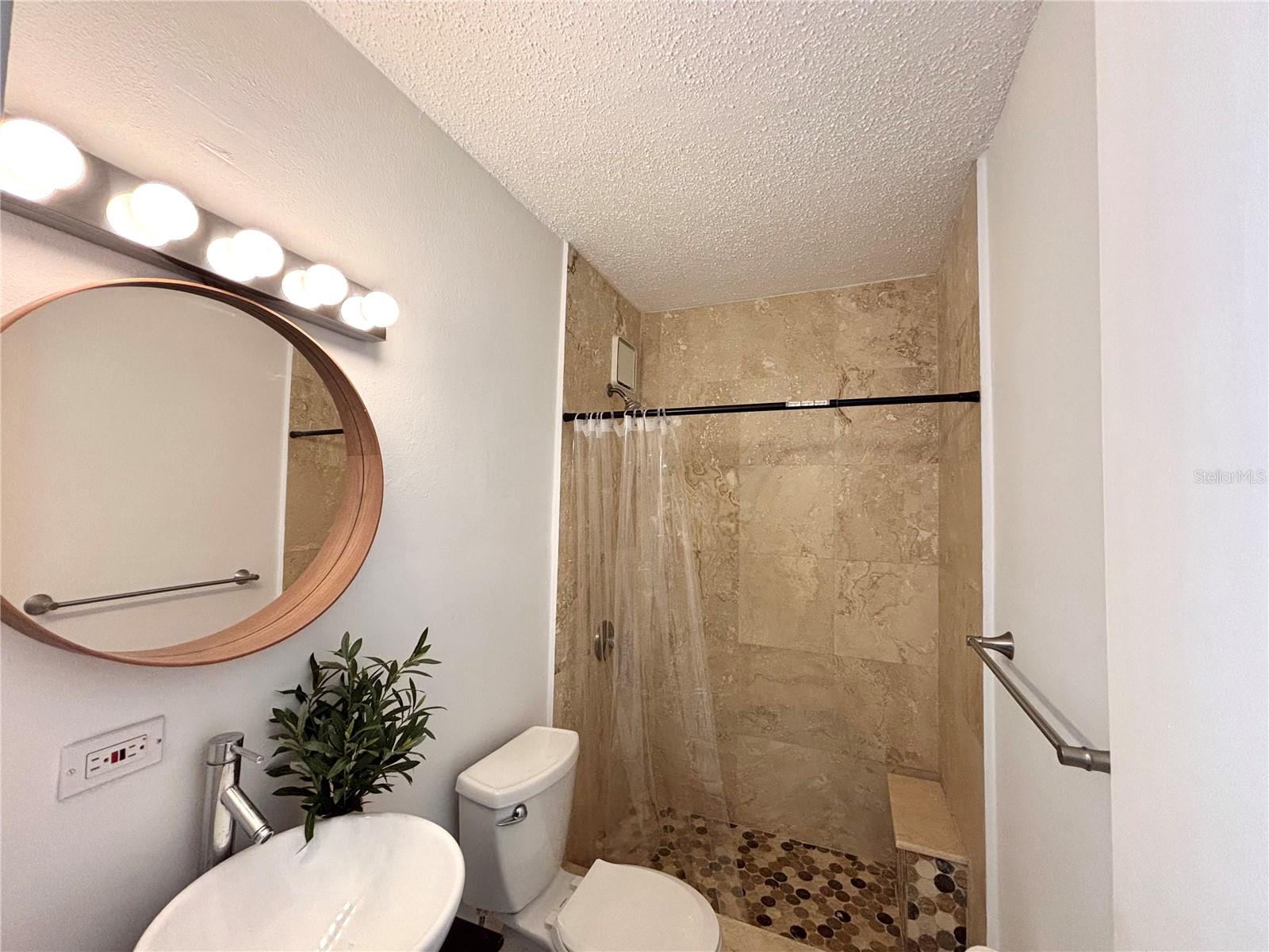 CXJJ+2VJ AVE LAGUNA #A 31