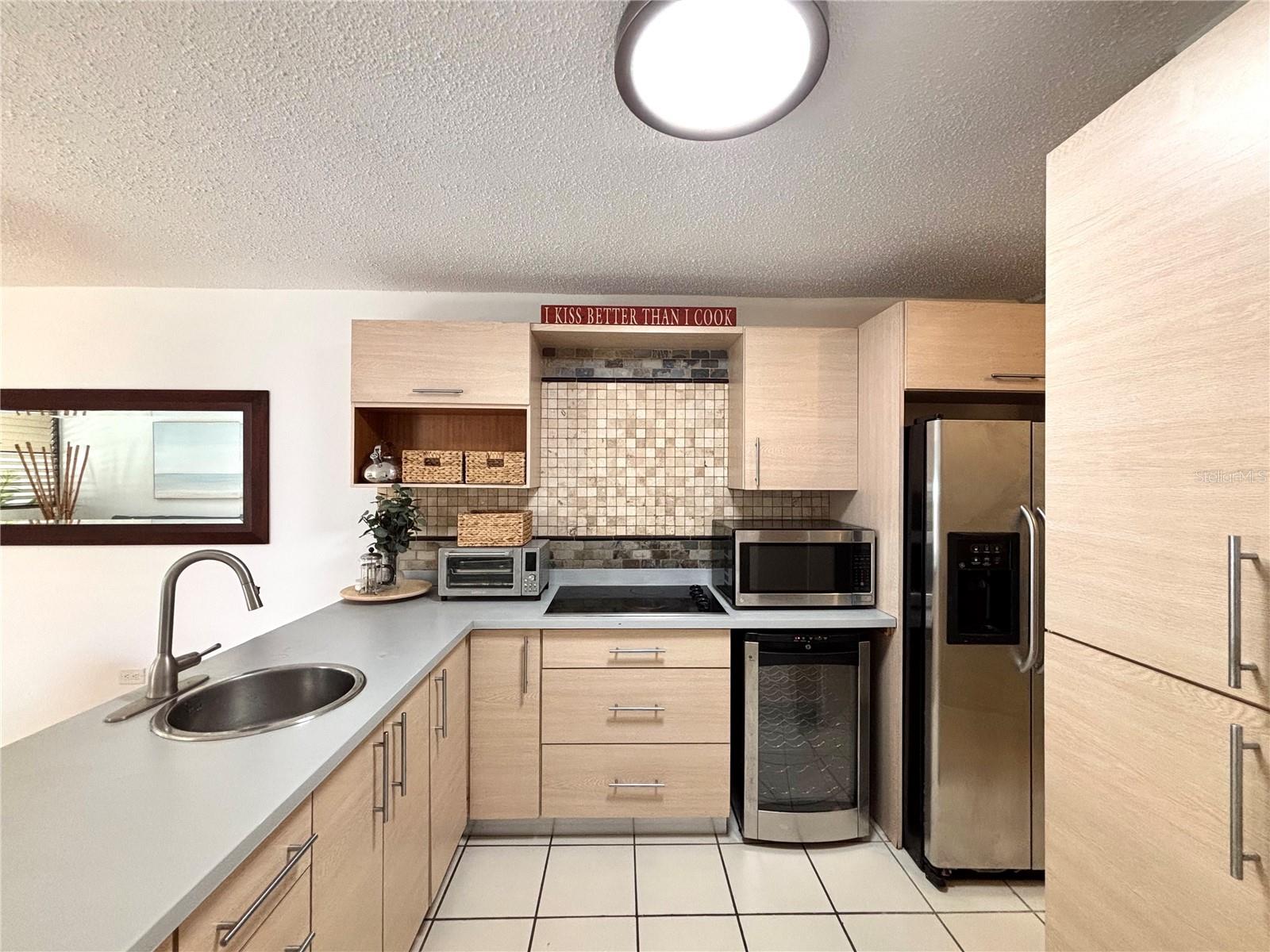 CXJJ+2VJ AVE LAGUNA #A 31