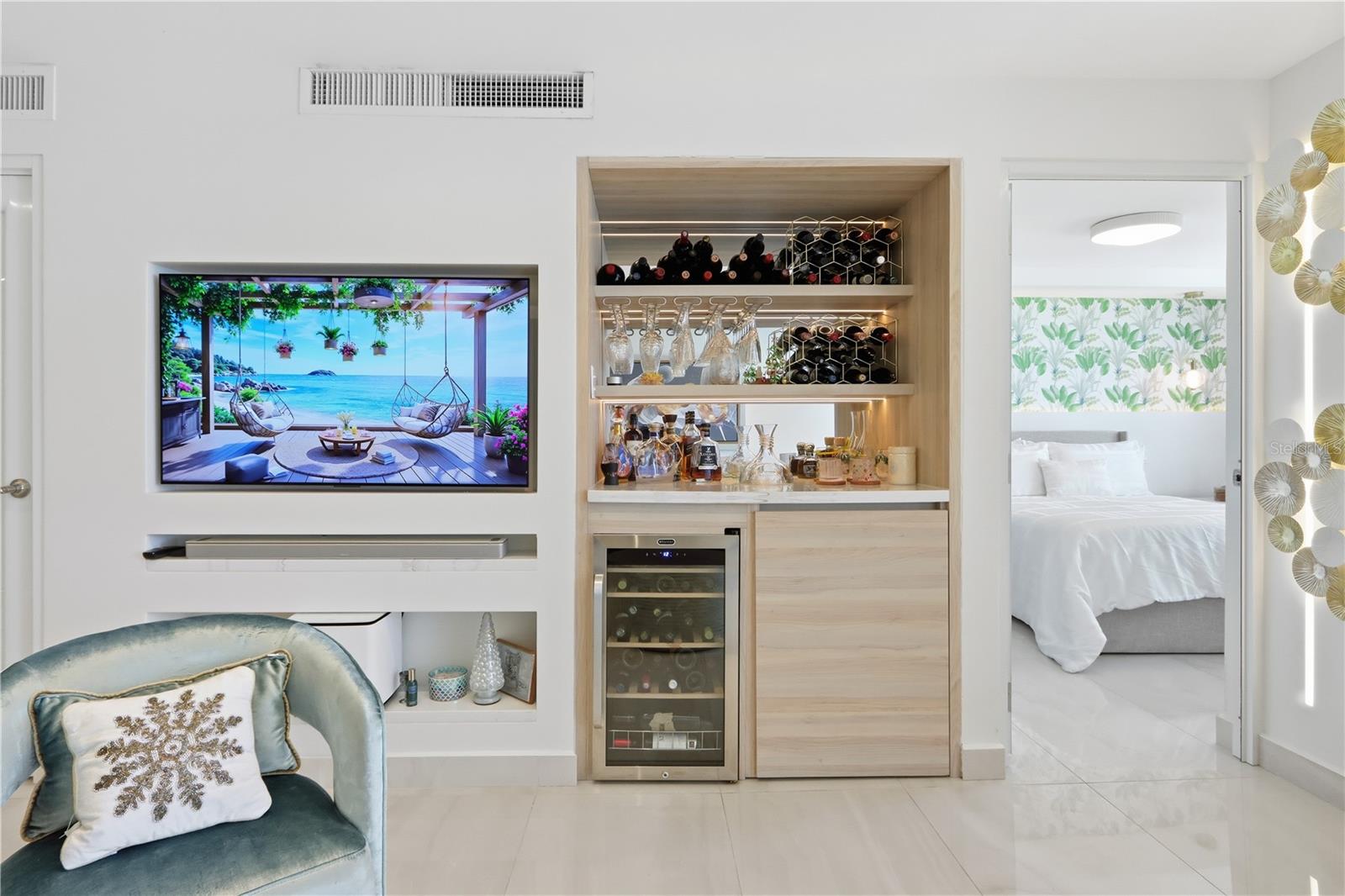 3409 AVE. ISLA VERDE #404