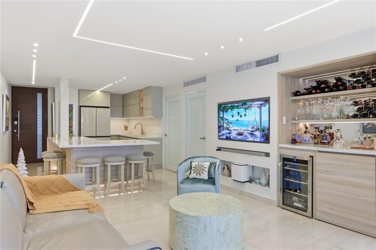 3409 AVE. ISLA VERDE #404