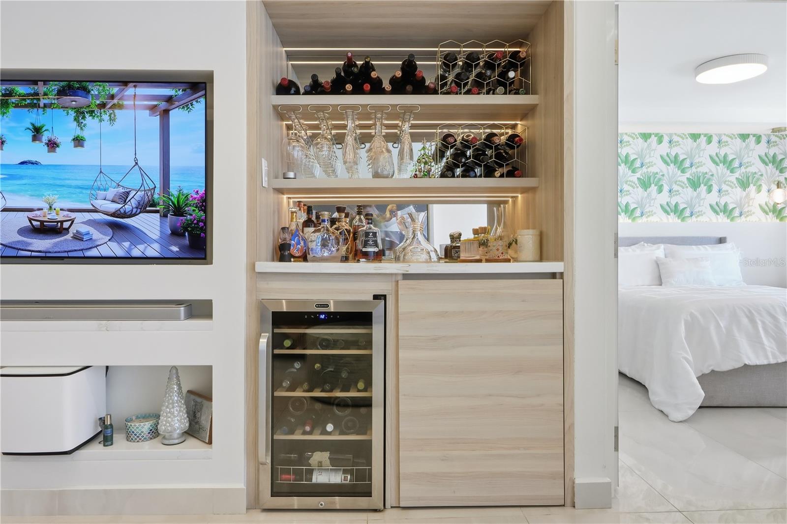 3409 AVE. ISLA VERDE #404