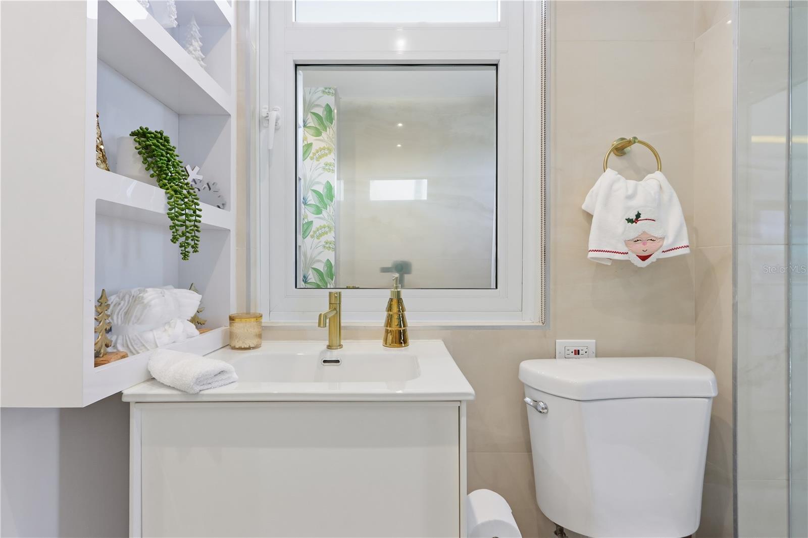 3409 AVE. ISLA VERDE #404