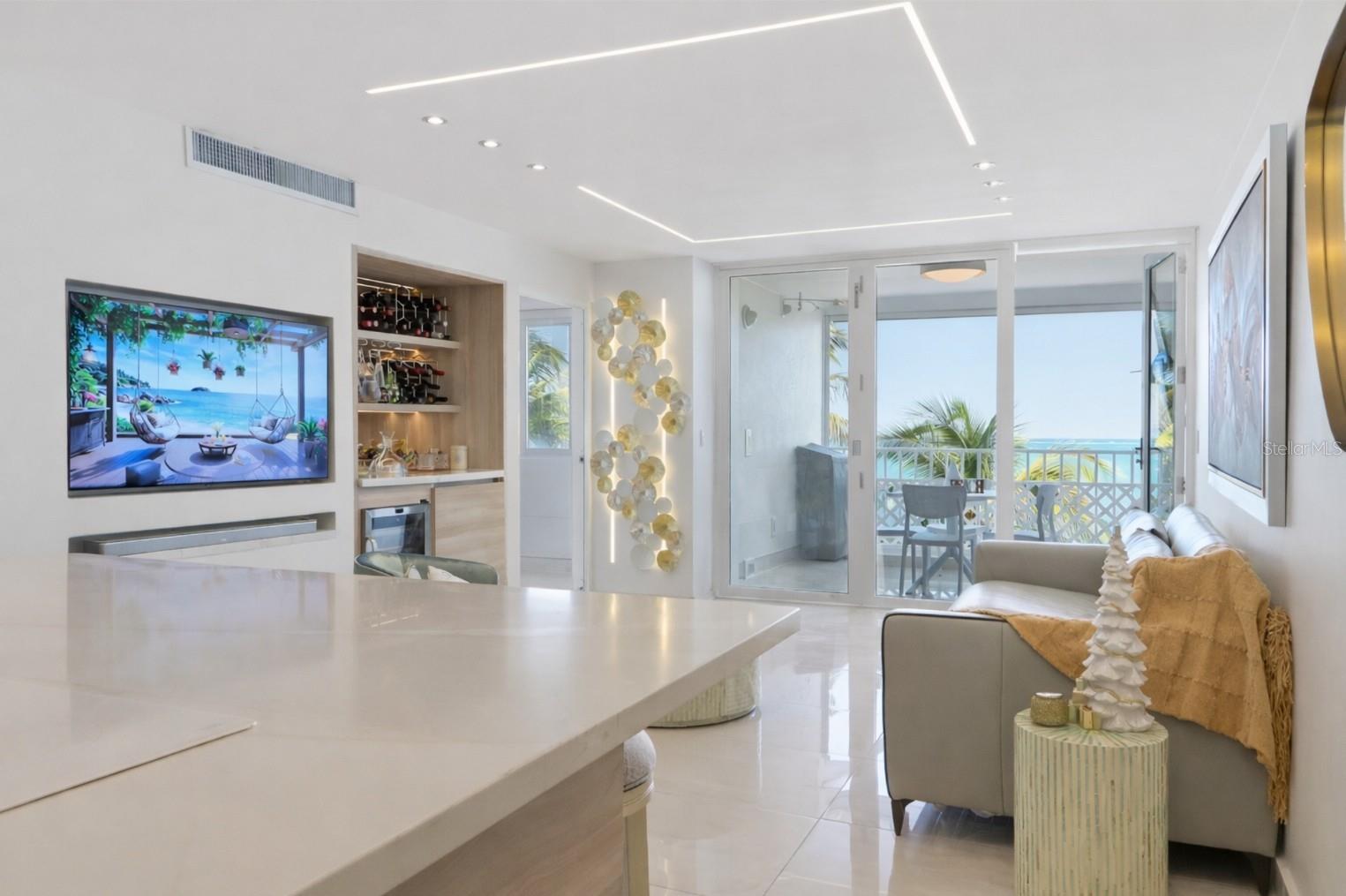 3409 AVE. ISLA VERDE #404