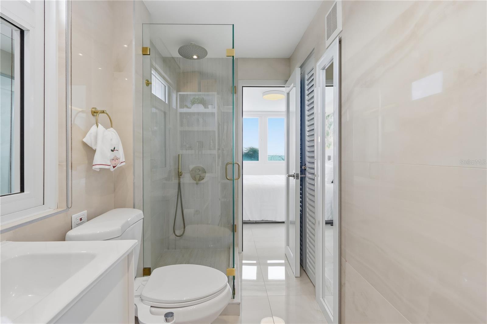 3409 AVE. ISLA VERDE #404