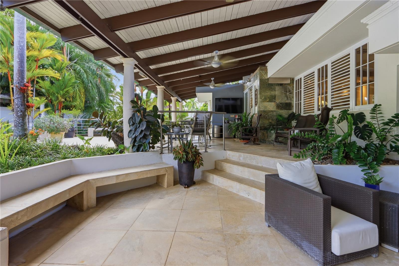 228 CALLE BELLISIMA