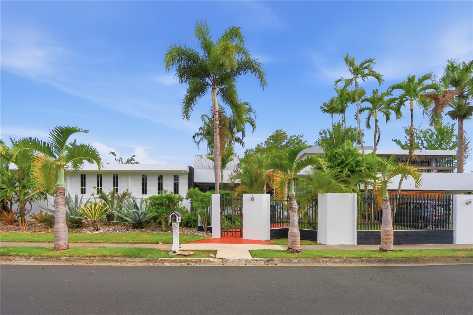 228 CALLE BELLISIMA
