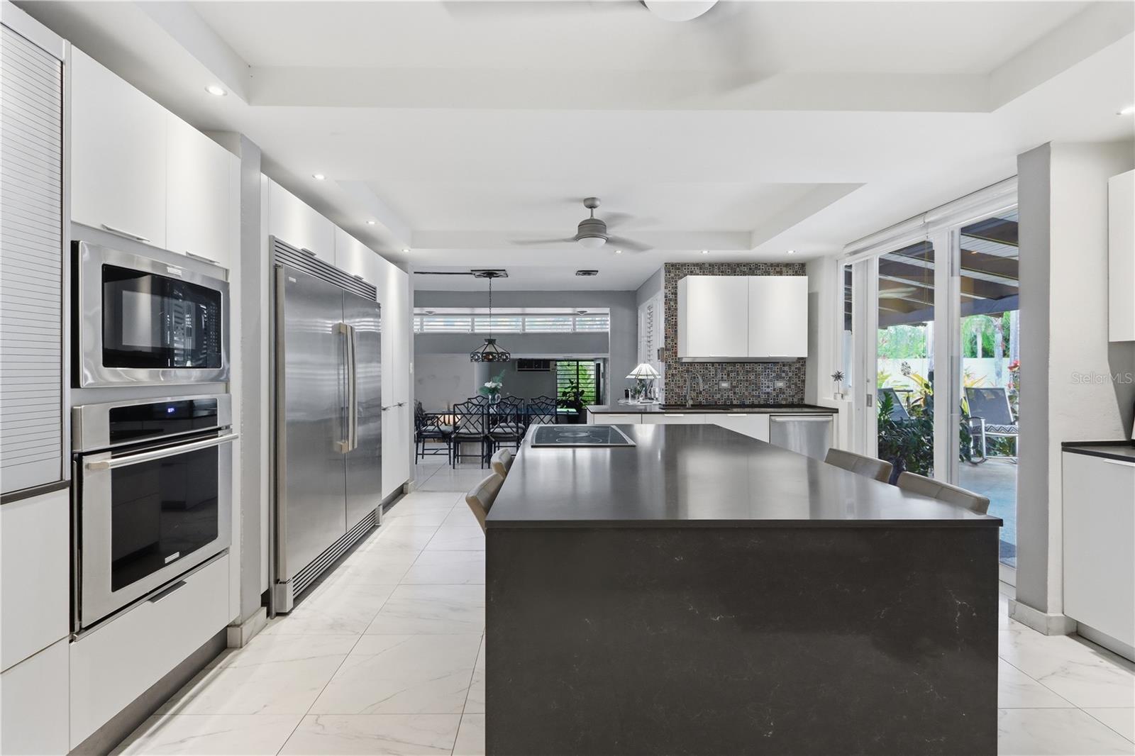 228 CALLE BELLISIMA