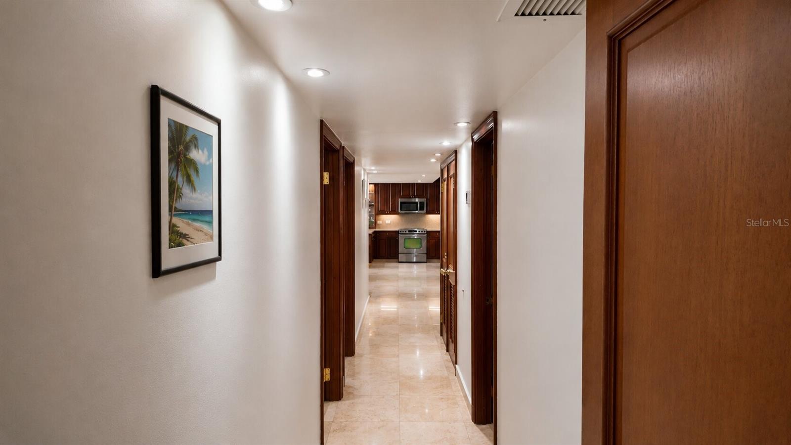 6410 AV. ISLA VERDE #9K
