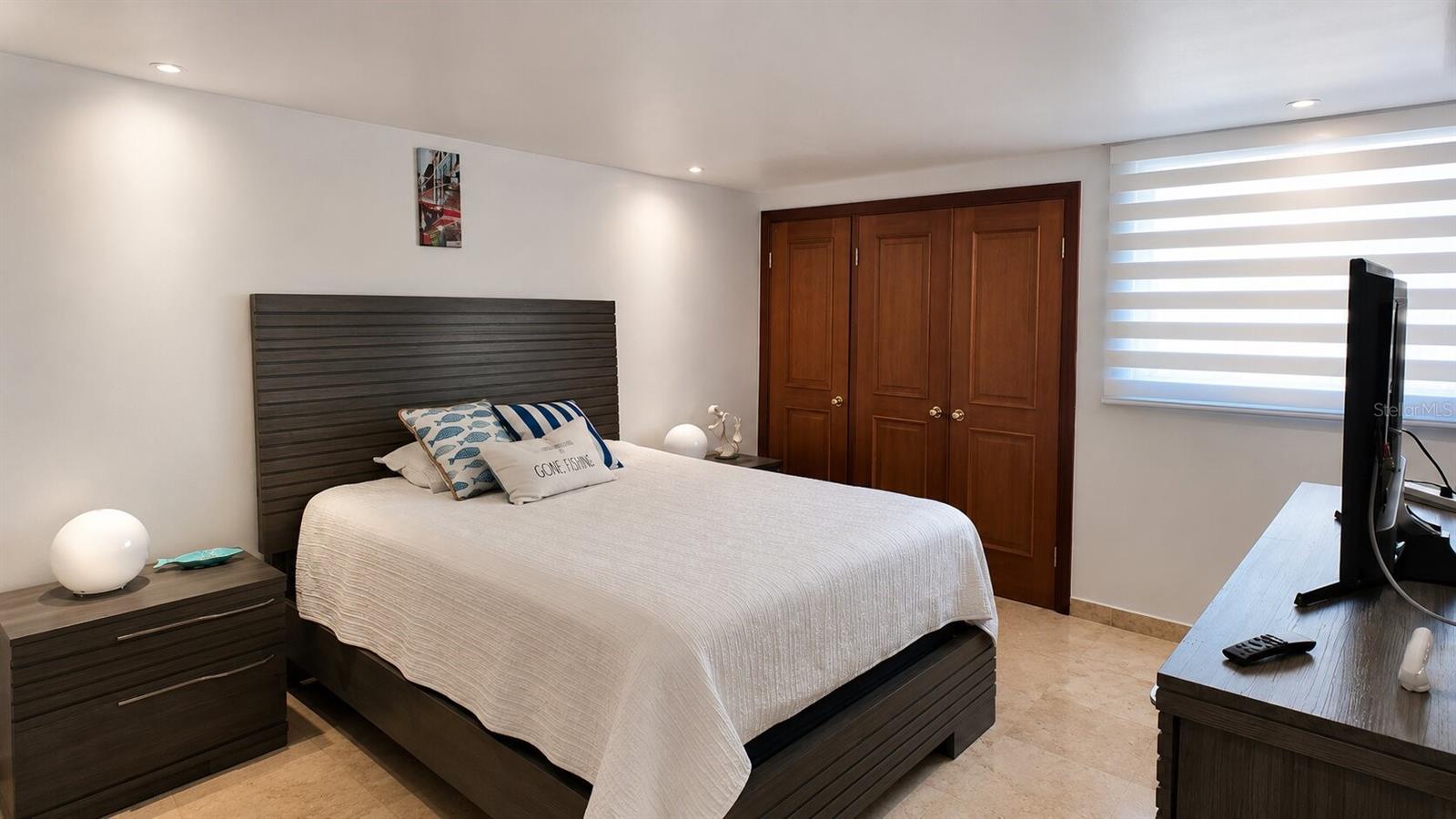 6410 AV. ISLA VERDE #9K