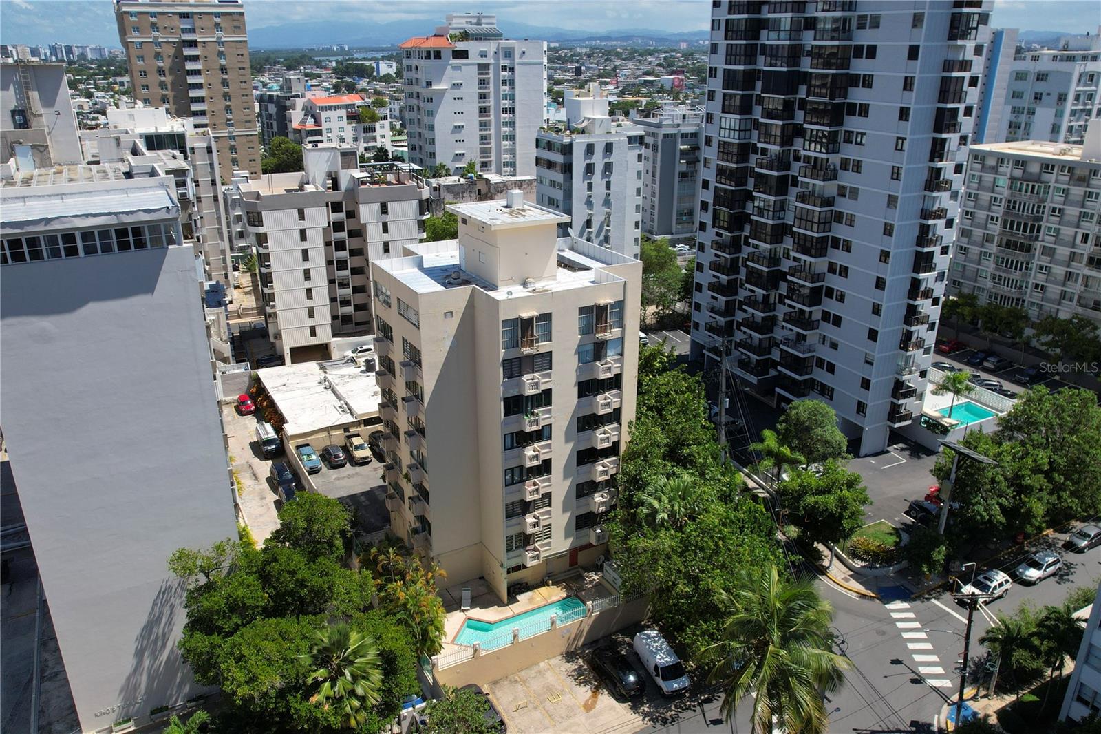 63 KINGS CT ##3A