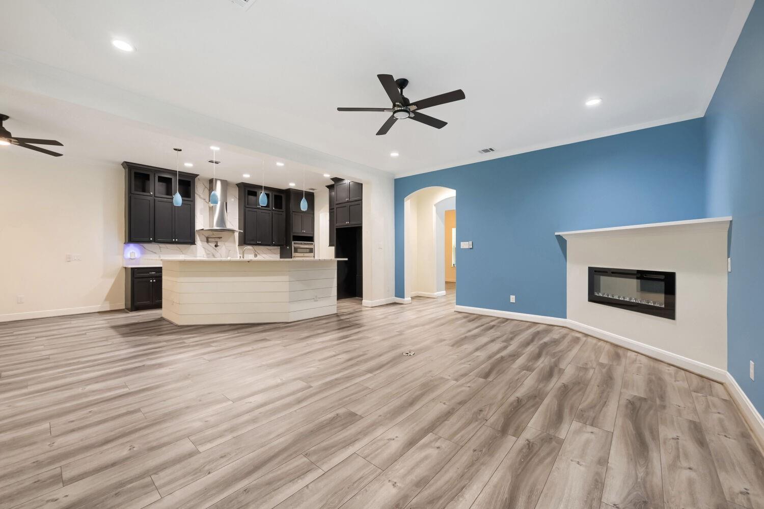 11715 Creek View LN