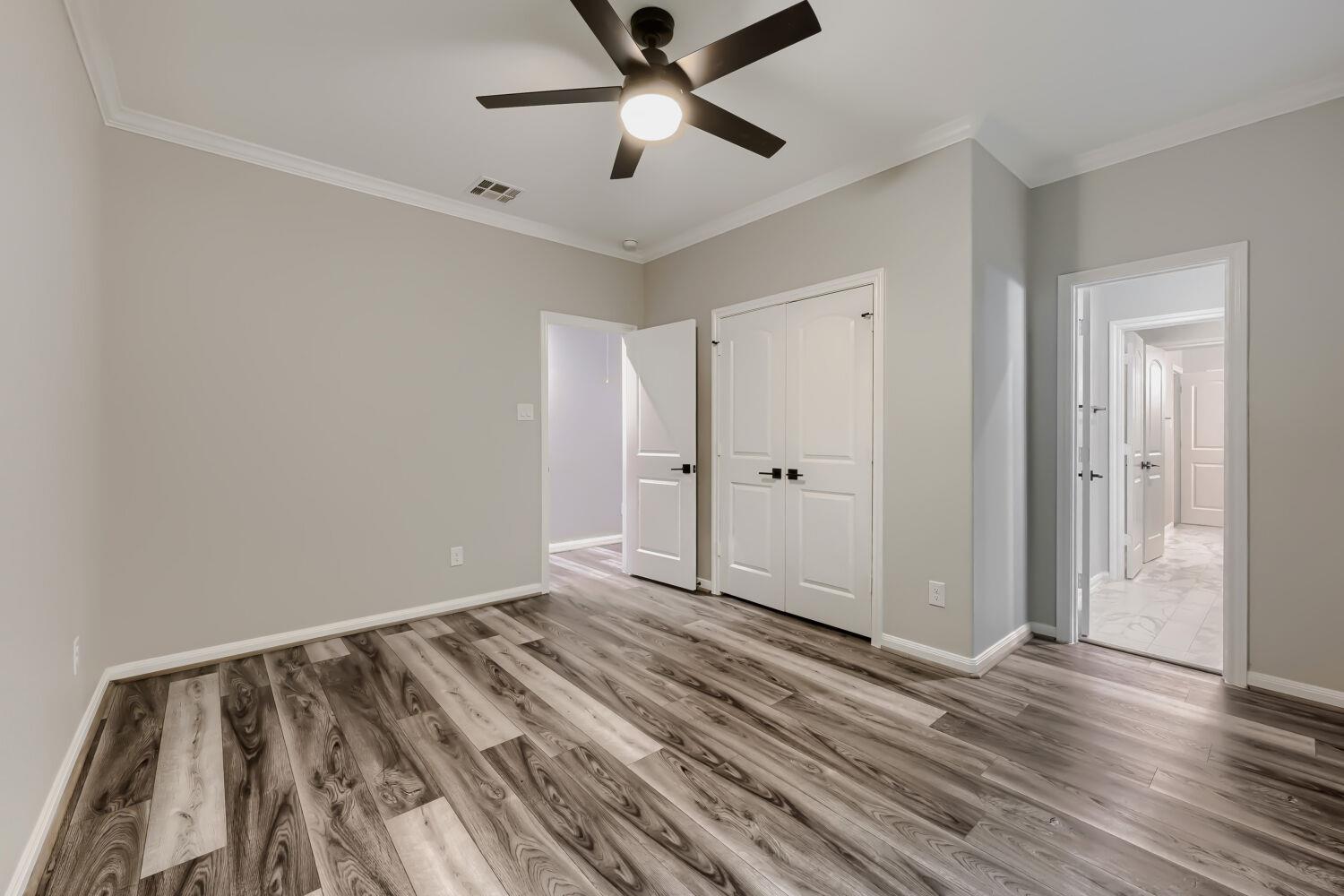 11715 Creek View LN
