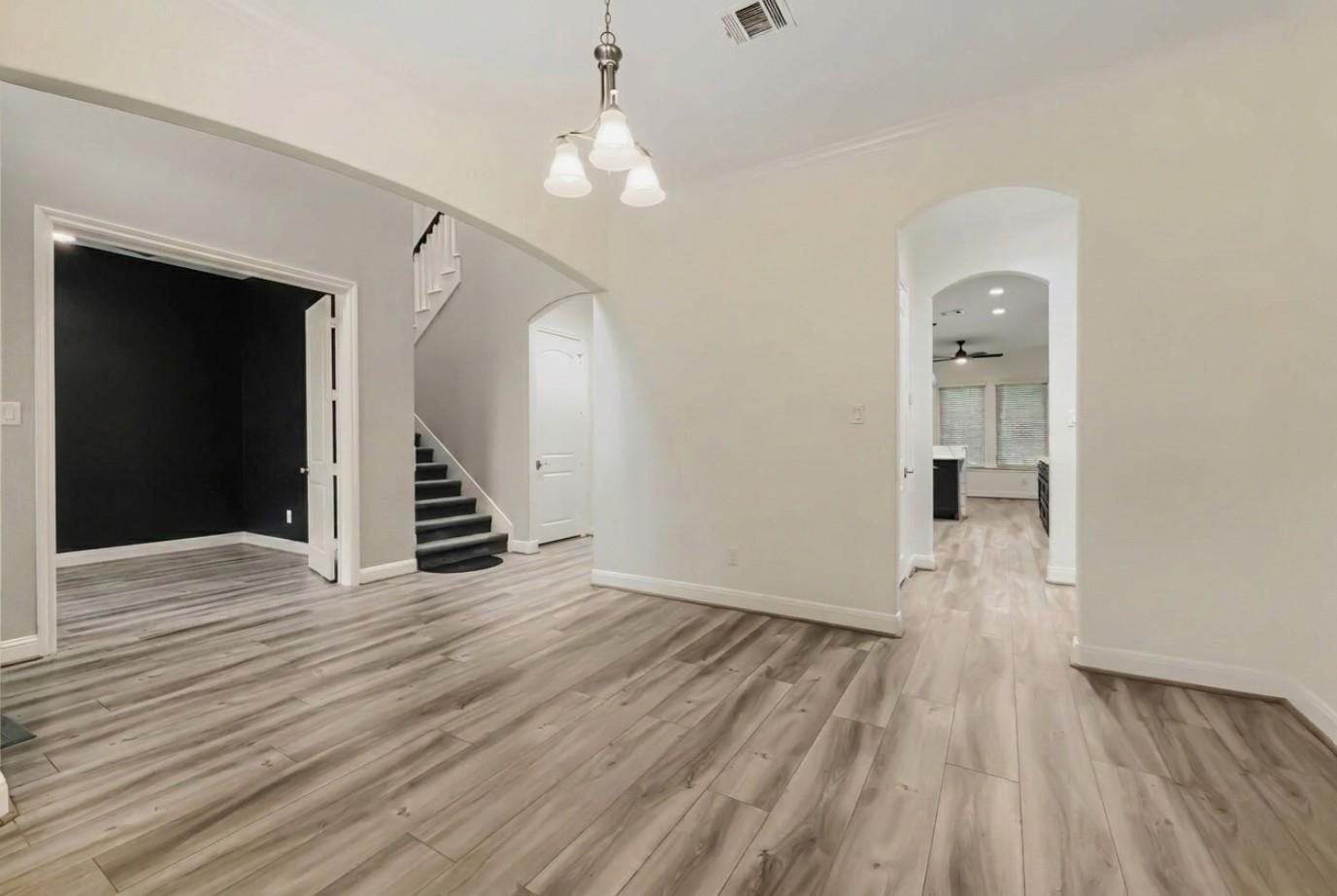 11715 Creek View LN