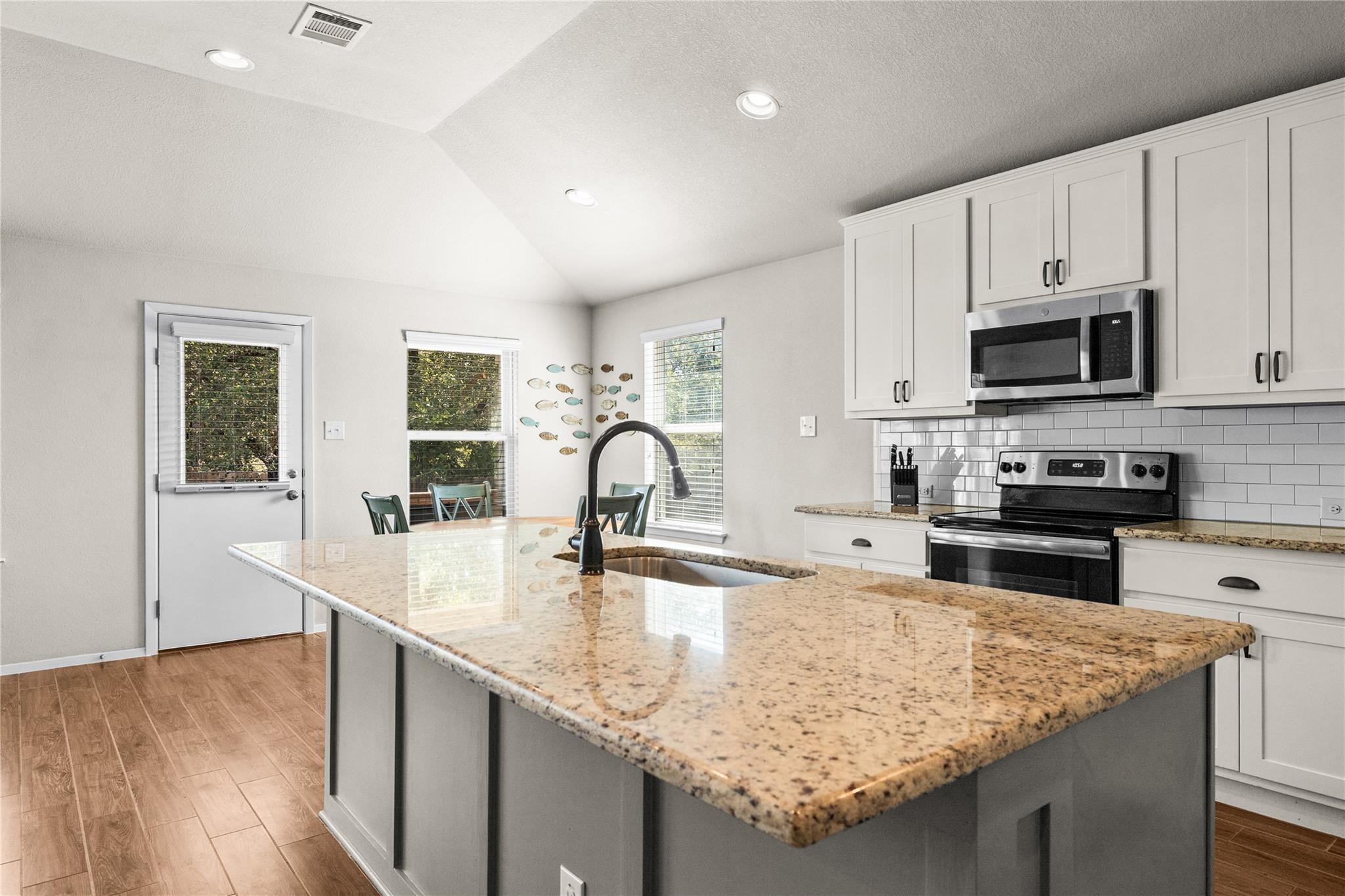 21204 Santa Rosa Avenue