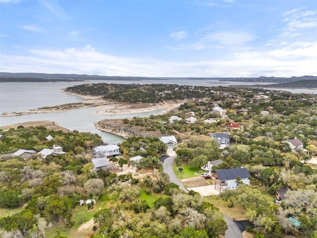 3160 Lakeview Drive