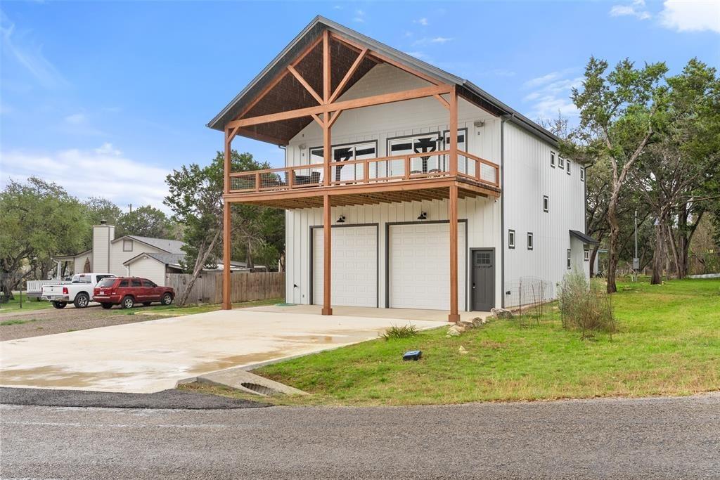3160 Lakeview Drive